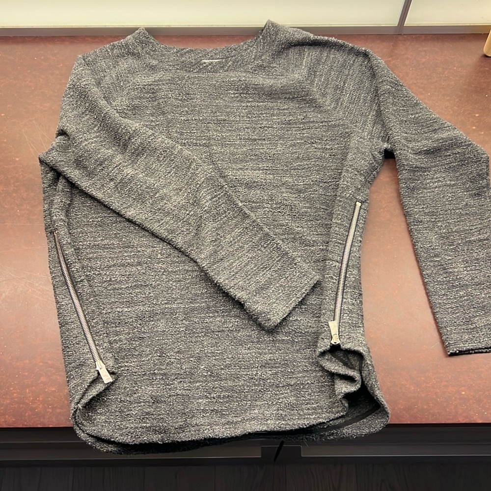 Vince grey sweatshirt